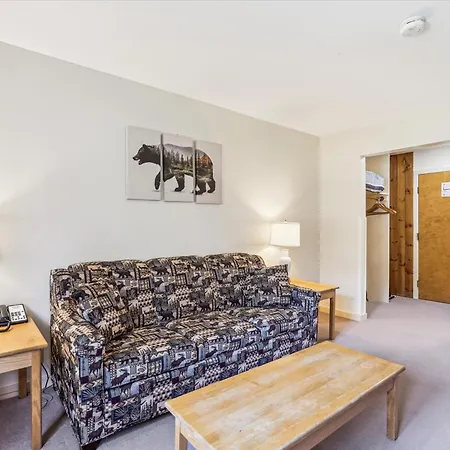 Cedarbrook Deluxe One Bedroom Suite With Outdoor Heated Pool 21517